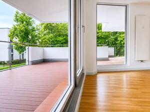 Lichtdurchflutete 3-Zimmer-Wohnung - ca. 50 m² Sonnenterrasse im 1.OG - Pkw-Stellplatz - Bezugsfrei – 13407 Berlin – Vorschaubild 3
