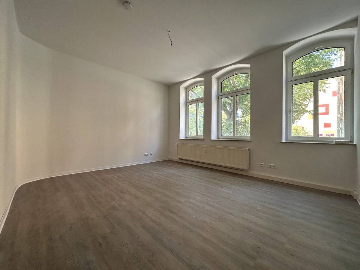 5-Zimmer-Wohnung mit 128 m² Wohnfläche und frisch renoviert in Erfurt – 99084 Erfurt – Bild 1 von 9