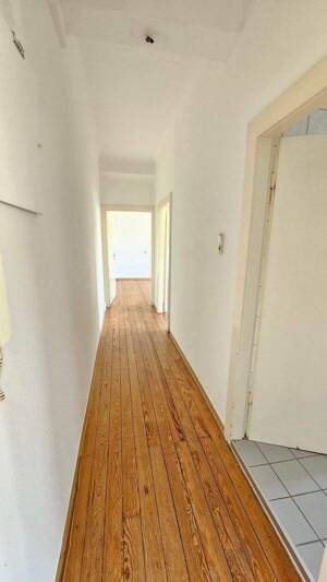 HELLE FREUNDLICHE 2ZKB WOHNUNG IN CITYNÄHE FREI 01.09. – 66121 Saarbrücken – Vorschaubild 4