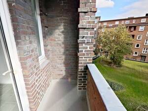 *FRISCH MODERNISIERT* Gemütliche 2,5-Zimmer-Altbauwohnung mit Balkon – 22307 Hamburg – Vorschaubild 8