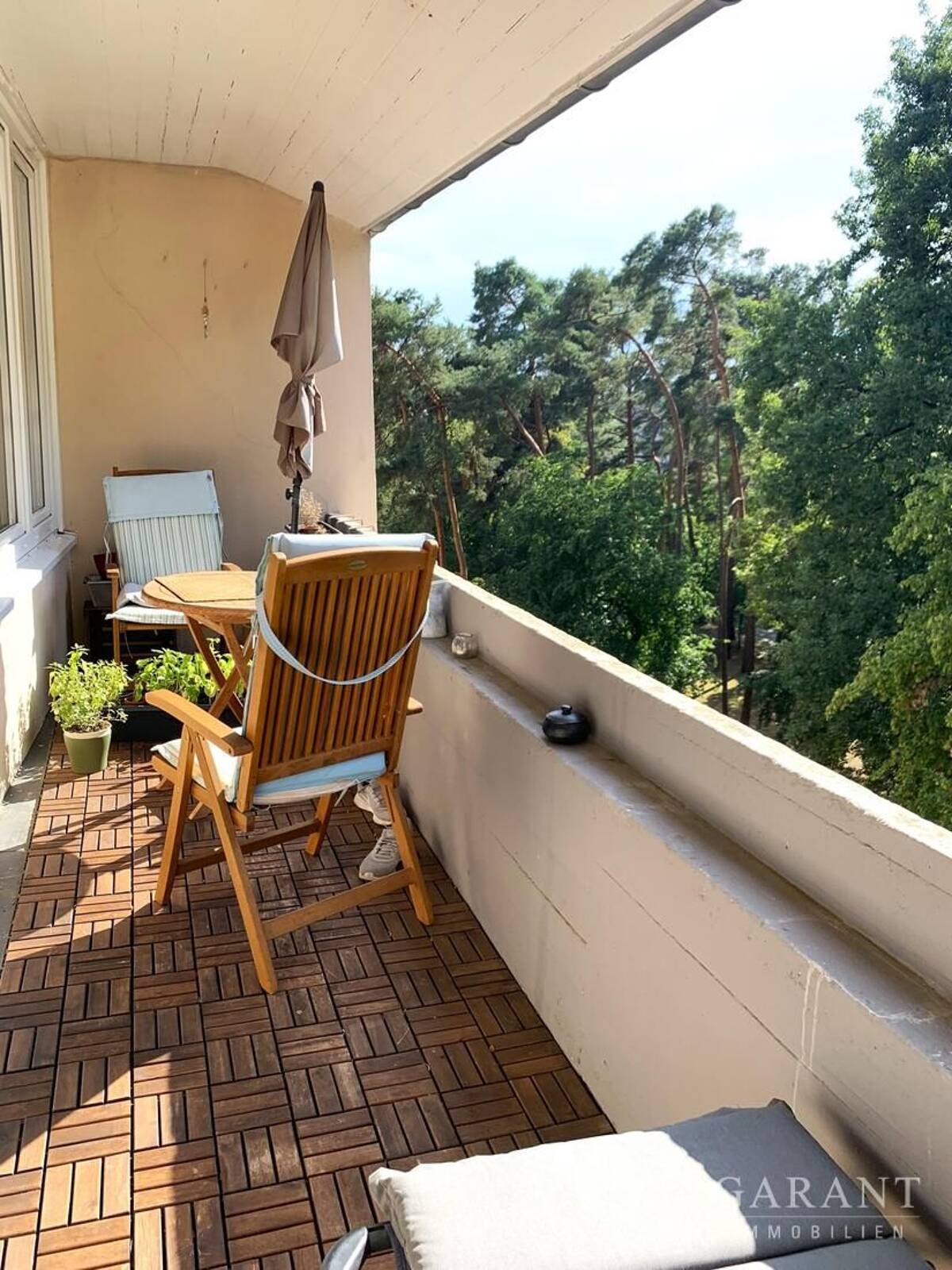 Schöne Dachwohnung mit großem Balkon – 76139 Karlsruhe – Bild 1 von 6