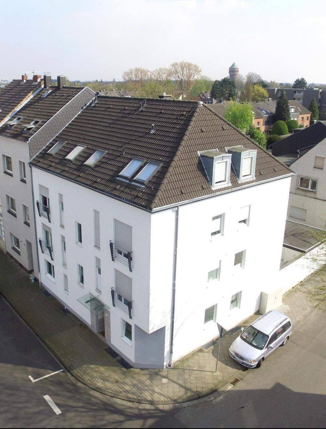 Moderne und top geschnittene DG Wohnung am Schmölderpark gelegen ! Große Terrasse ! – Mönchengladbach – Vorschaubild 2