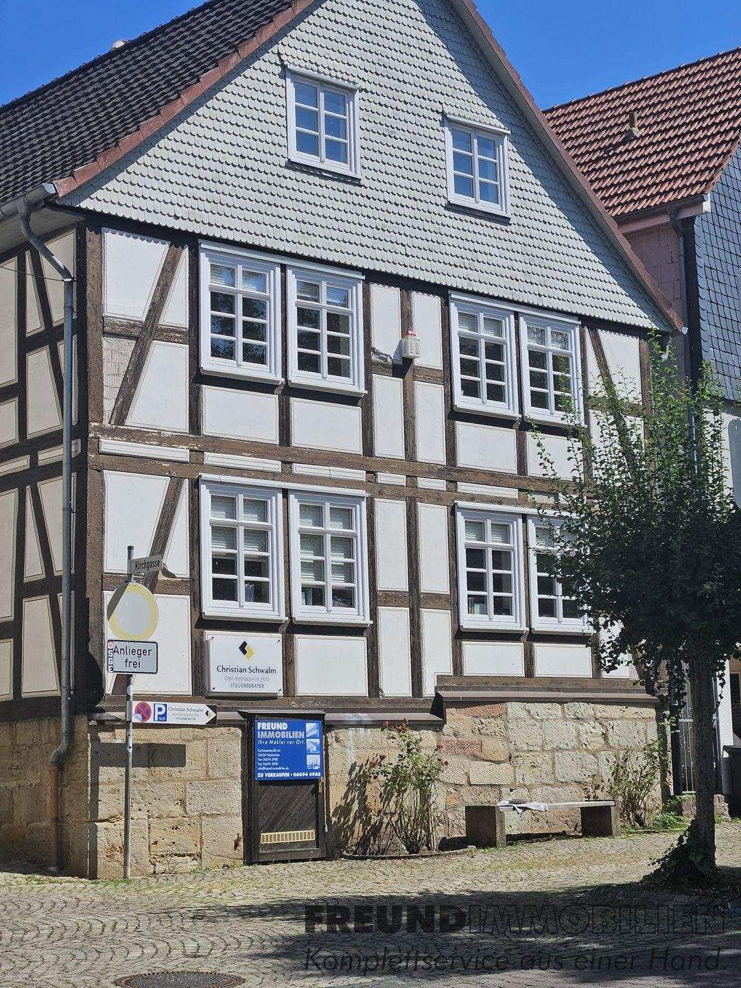 Wohn-/Geschäftshaus in der Innenstadt von 34626 Neukirchen – Neukirchen – Bild 1 von 9