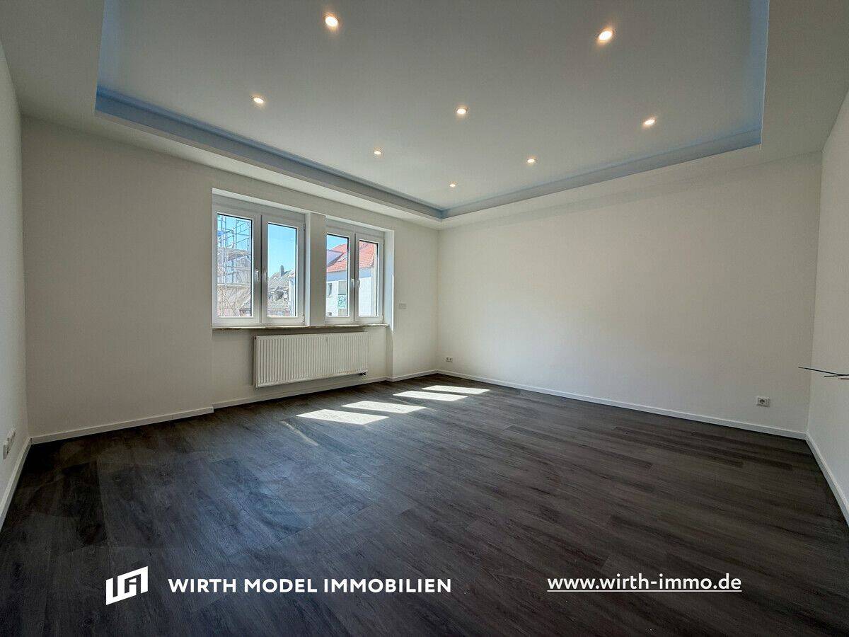 Kernsanierte Drei-Zimmer-Wohnung mit Balkon in attraktiver Innenstadtlage in Schweinfurt – 97421 Schweinfurt – Bild 1 von 9