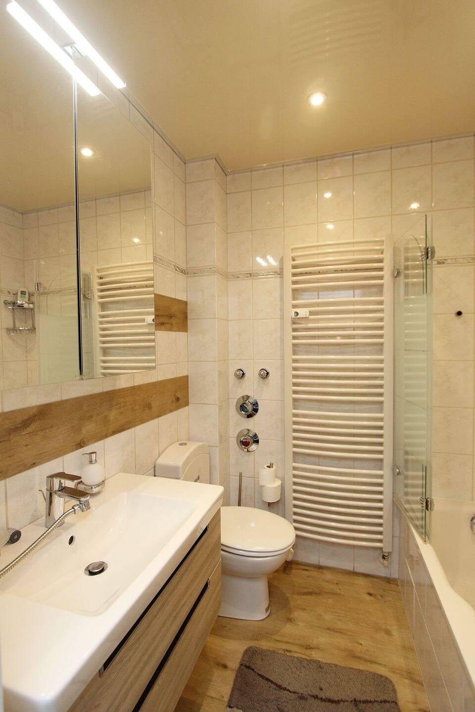 Großzügige Maisonette-Eigentumswohnung mit zwei Ebenen, Balkon, Terrasse und zwei Garagen – Kassel – Vorschaubild 7