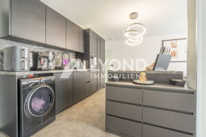Kernsanierte Dachgeschosswohnung mit Südostbalkon, Aufzug und Stellplatz in Untertürkheim – 70327 Stuttgart – Vorschaubild 6