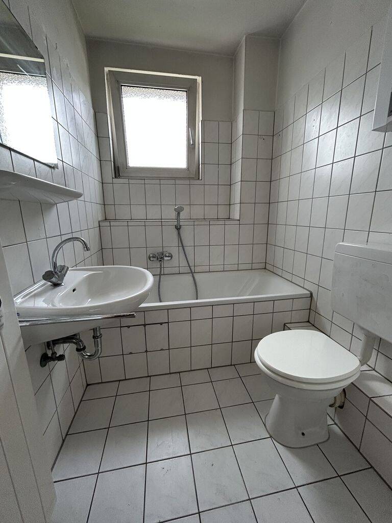 Wohnen im Dichterviertel mit grünem Innenhof – Duisburg – Vorschaubild 2