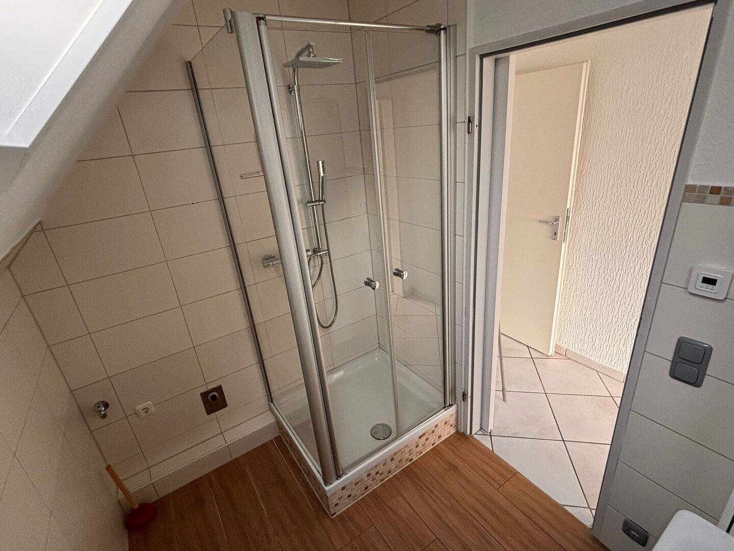 Charmante Dachgeschosswohnung im Herzen von Lüdenscheid - 3 Zimmer, Balkon und Aufzug – Lüdenscheid – Vorschaubild 5