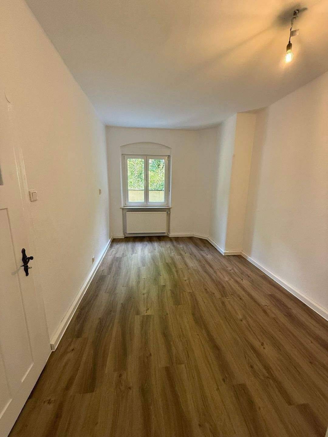 Ruhig aber zentral: renovierte Altbauwohnung in sehr gepflegtem Haus! – Nürnberg – Vorschaubild 8