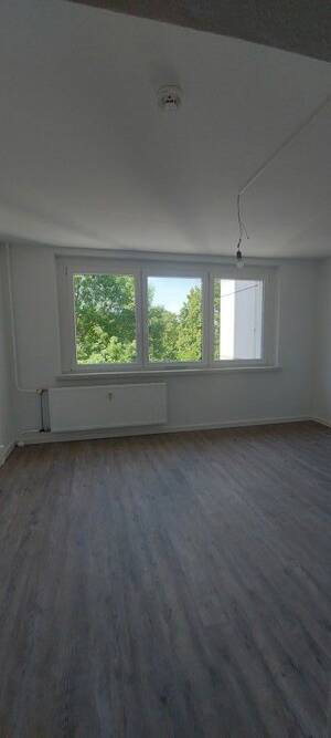 Nette Nachbarn gesucht: weitläufige 3-Zimmer-Wohnung – 1239 Dresden – Vorschaubild 5