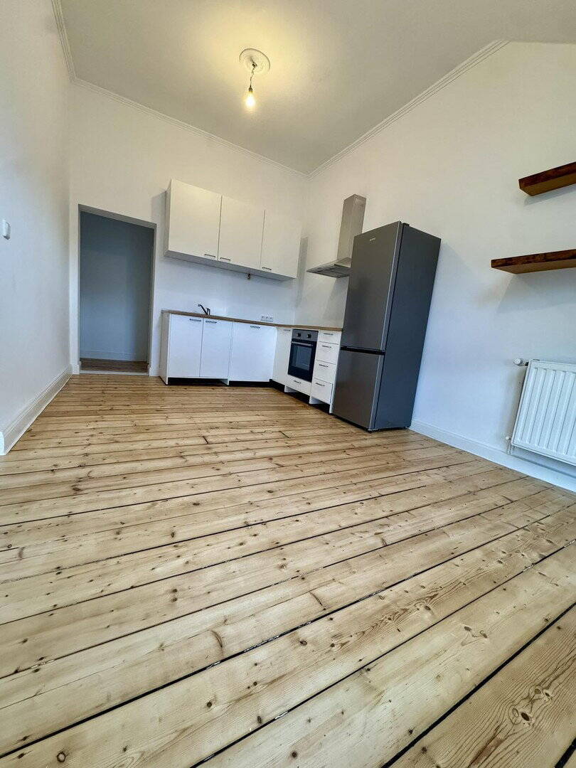 Stylische 4-Zi.-DG-Wohnung mit Terrasse | kernsaniert | EBK | ideal für WG/Familie/Paar