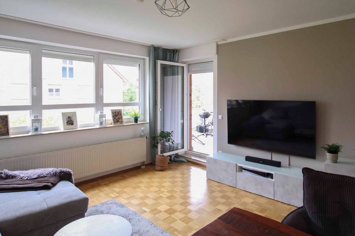 Wohnen in Münster Mauritz: Gepflegte 3-Zimmer-Wohnung mit Balkon & Gartennutzung sowie Garage – 48155 Münster – Bild 1 von 7