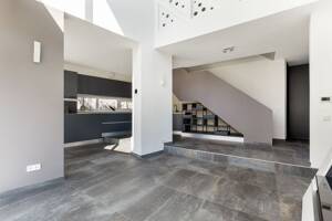 Penthouse-Gefühl im eigenen Haus - moderne Designvilla mit Dachterrassen und Wärmepumpe – 13053 Berlin – Vorschaubild 4