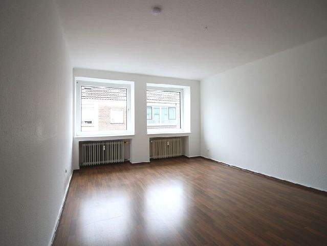 WG GEEIGNETE 2-ZIMMERWOHNUNG IN DER KREFELDER FUSSGÄNGERZONE ZU MIETEN! – Krefeld – Vorschaubild 2