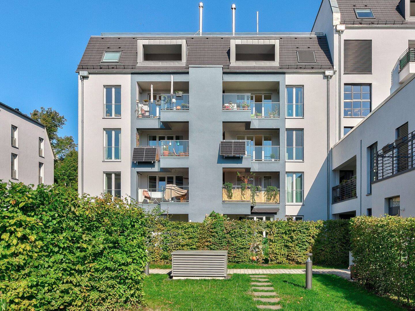 bezugsfreies 81m² 3-Zimmer-Neubau-Dachgeschoss (2021) mit großer Loggia, Keller inkl. TG-Stellplatz – Berlin – Bild 1 von 9