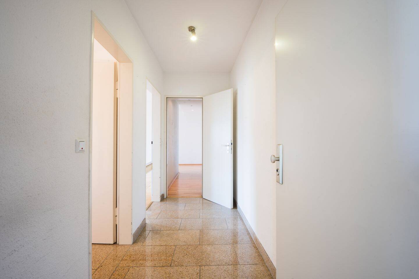 Köln-Weiden || 2- Zimmer || Mit Balkon || Stellplatz || Zentrale Lage – Köln – Vorschaubild 3