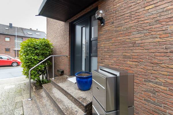 Haus in 41468 Neuss mit 303 m² kaufen