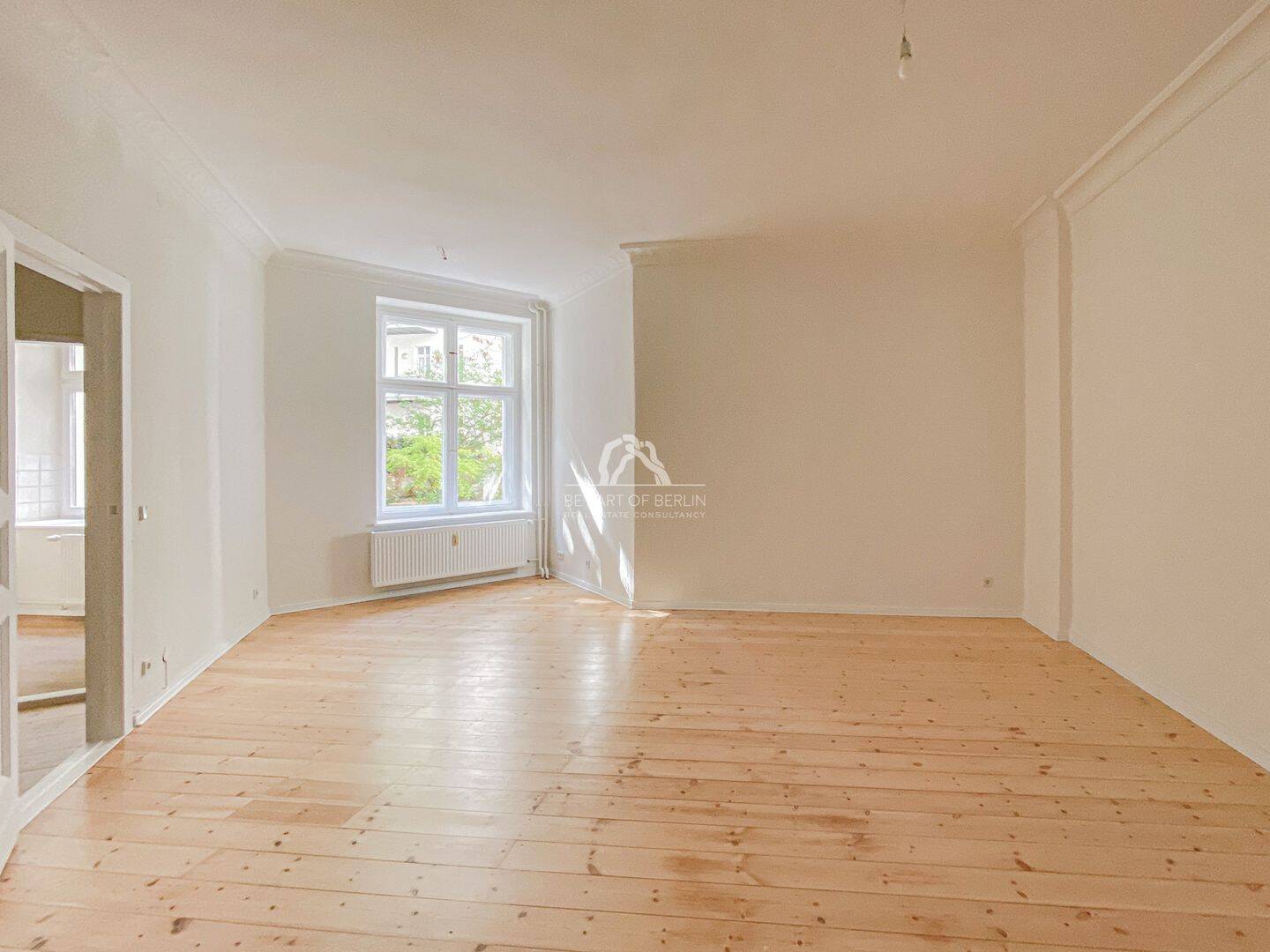 SCHMUCKSTÜCK IM WINSKIEZ! KLASSISCHE SCHÖNE UND RENOVIERTE ALTBAUWOHNUNG! PROVISIONSFREI! – Berlin – Vorschaubild 3