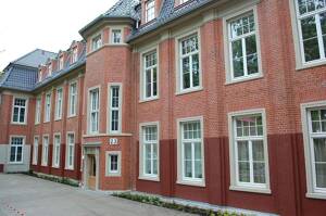 ANLAGE, vermietete, helle + charmante Maisonettewhg. im sanierten Altbau im Q21 – 22307 Hamburg – Vorschaubild 7