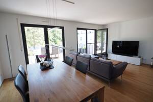 Fürth-Oberfürberg: helle, moderne und äußerst attraktive 4-Zimmer-Eigentumswohnung mit hochwertiger Einbauküche und einem großen und sonnigen Balkon – 90768 Fürth – Vorschaubild 3