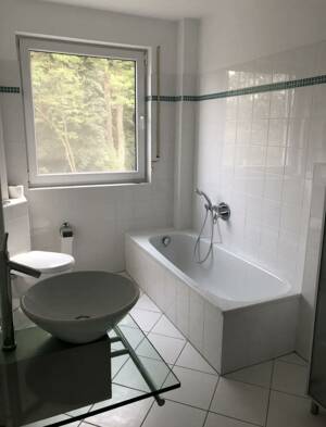Elegante 3-Zimmer-Wohnung im Herzen Paderborns mit Balkon, Tiefgarage und hochwertiger Ausstattung. – 33102 Paderborn – Vorschaubild 4
