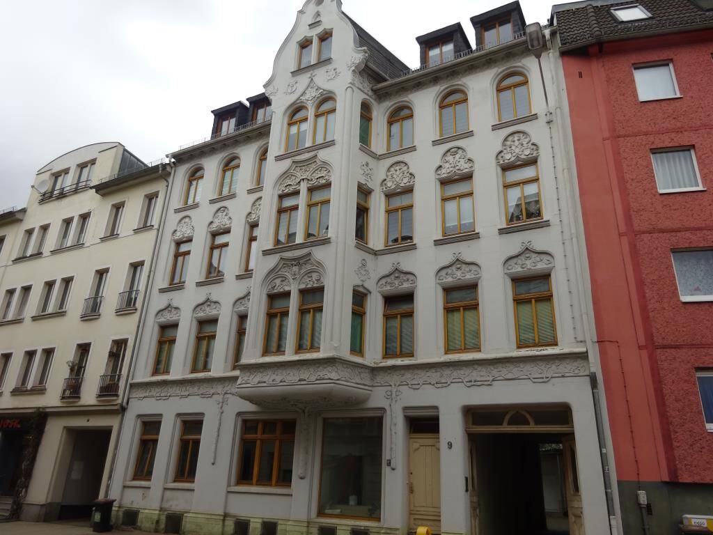 Optimal geschnittene 3-Zimmer-Wohnung mit Balkon im 2.OG, Laminat