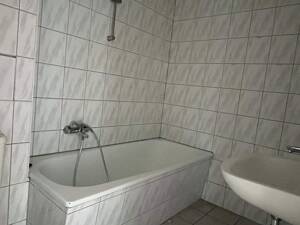 Bezugsfreie 3-Zimmer Dachgeschoss-Wohnung in Jena-West – 7743 Jena – Vorschaubild 9
