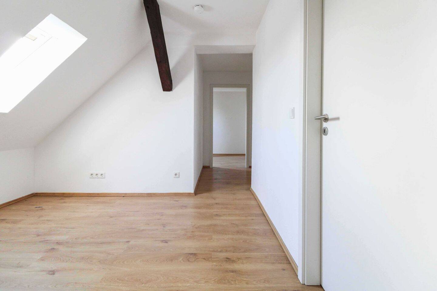 Mitten in der Stadt! 4,5-Zi.-Maisonettewohnung mit Aufzug & Wintergarten – Magdeburg – Vorschaubild 8