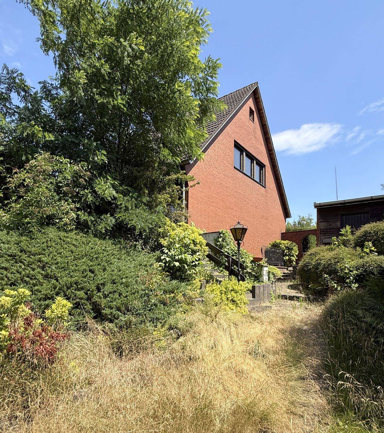 Freistehendes Einfamilienhaus! Kleine Einliegerwohnung! Einzigartig großes Grundstück! – Neuss – Vorschaubild 8