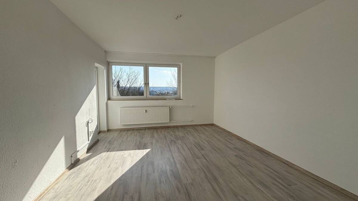 Wir renovieren für Sie! Helle 3- Zimmer Wohnung mit Balkon in Aplerbeck! – 44287 Dortmund – Bild 1 von 9