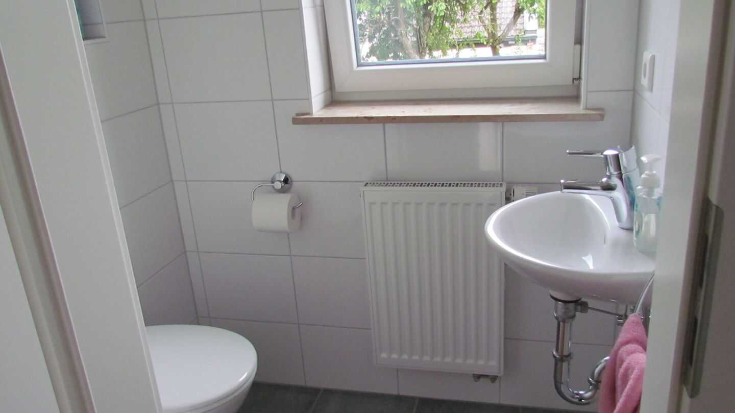 Stilvolle, neuwertige 3-Zimmer-Wohnung mit Balkon und Einbauküche – Ingolstadt – Vorschaubild 3