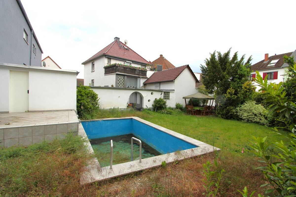 Solides Zweifamilienhaus mit vielseitigen Nutzungsmöglichkeiten – 64291 Darmstadt – Bild 1 von 9