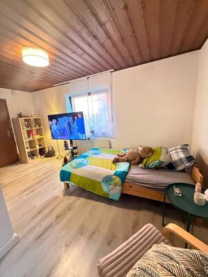 Vollmöblierte 1-Zimmer-Wohnung, zentrale und trotzdem ruhige Lage in der Altstadt – 94315 Straubing – Vorschaubild 1