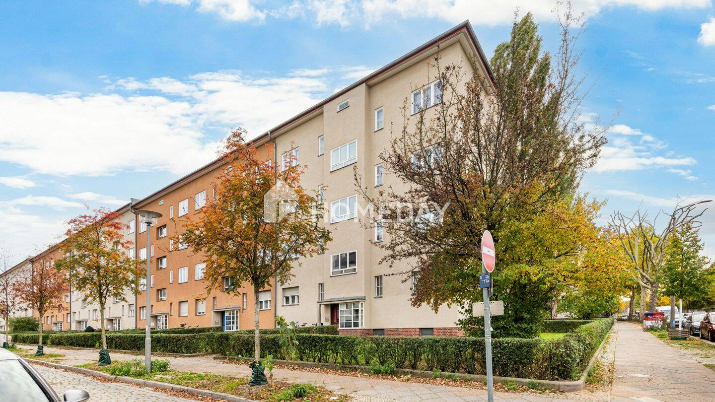 Gepflegte 2-Zimmer-Wohnung mit Balkon im Erdgeschoss eines gepflegten Altbaus – Berlin – Bild 1 von 9