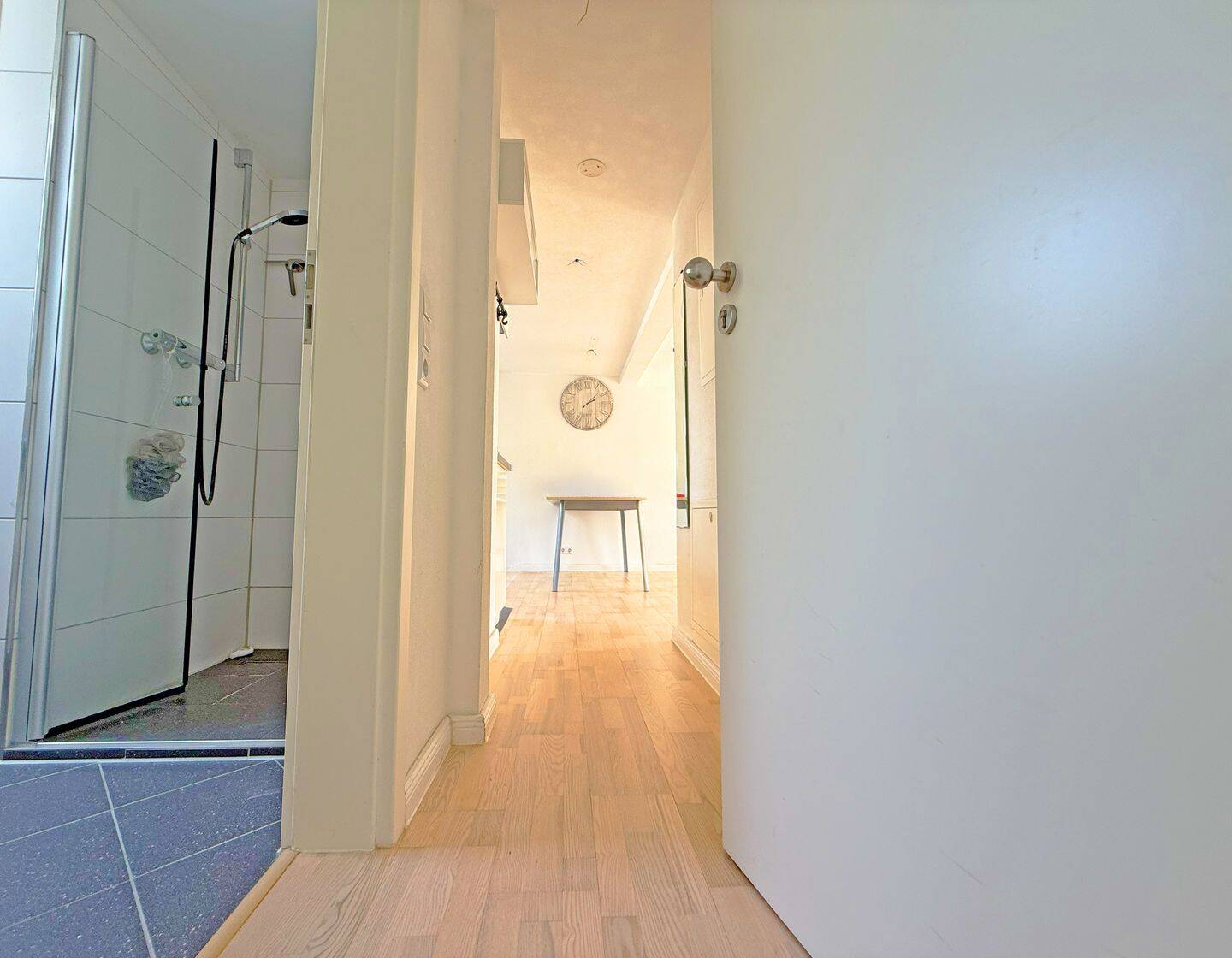 Kernsanierte 3-Zi.-Wohnung in zentraler Lage von Esslingen mit Wärmepumpe, EBK und Fußbodenheizung – Esslingen am Neckar – Vorschaubild 9