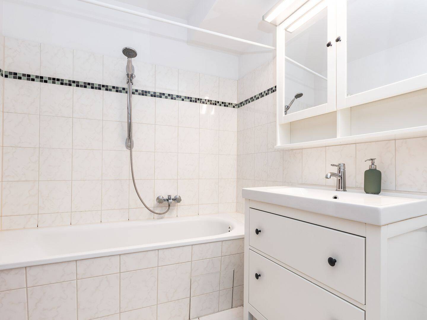 Comfort Corner - Helle Eckwohnung mit Wintergarten nahe Bundesplatz und Volkspark Wilmersdorf – Berlin – Vorschaubild 7