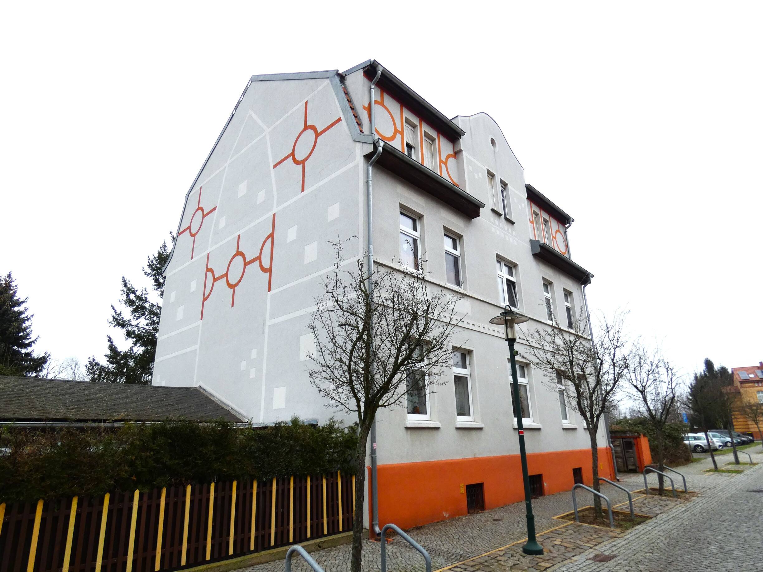 +++RESERVIERT+++ Attraktives Mehrfamilienhaus - Historischer Charme trifft gute Rendite – Falkenberg/Elster – Bild 1 von 9