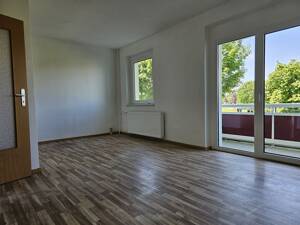 2-Raum Wohnung mit Balkon im Erdgeschoss – 39240 Calbe (Saale) – Vorschaubild 2