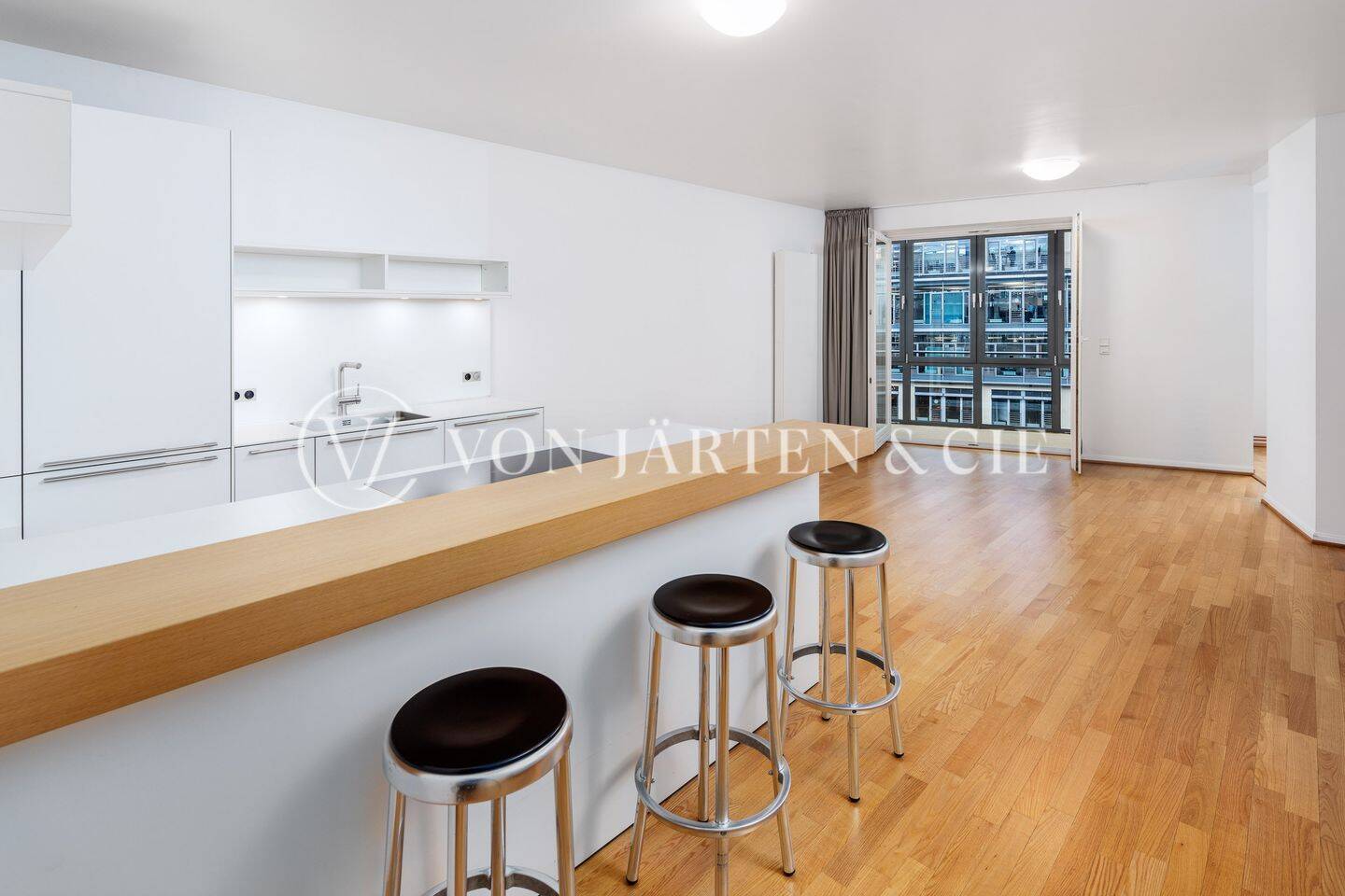 LEBEN IM HERZEN VON WINTERHUDE: 2-ZIMMER WOHNUNG MIT KANALBLICK! – Hamburg – Vorschaubild 4