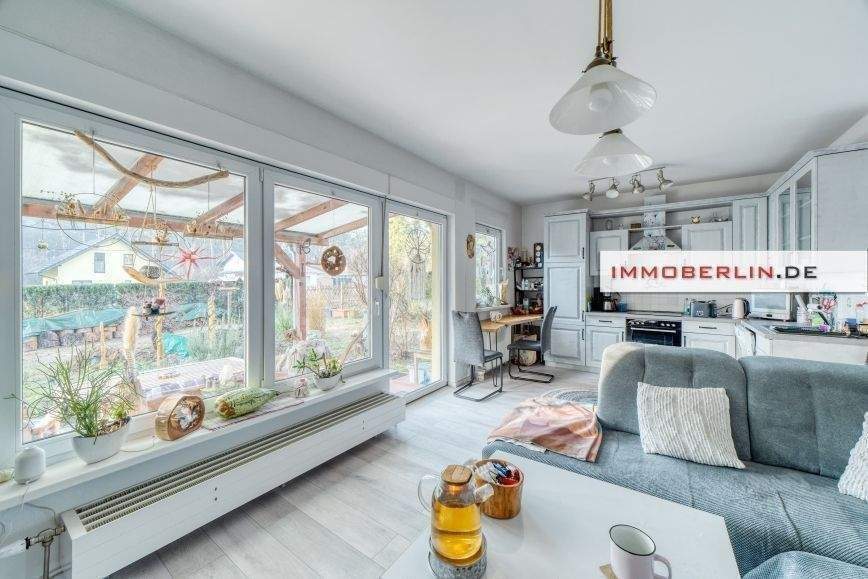 IMMOBERLIN.DE - Angenehmer Bungalow auf naturschönem Grundstück in harmonischer Lage in Seenähe – Grünheide (Mark) – Bild 1 von 9
