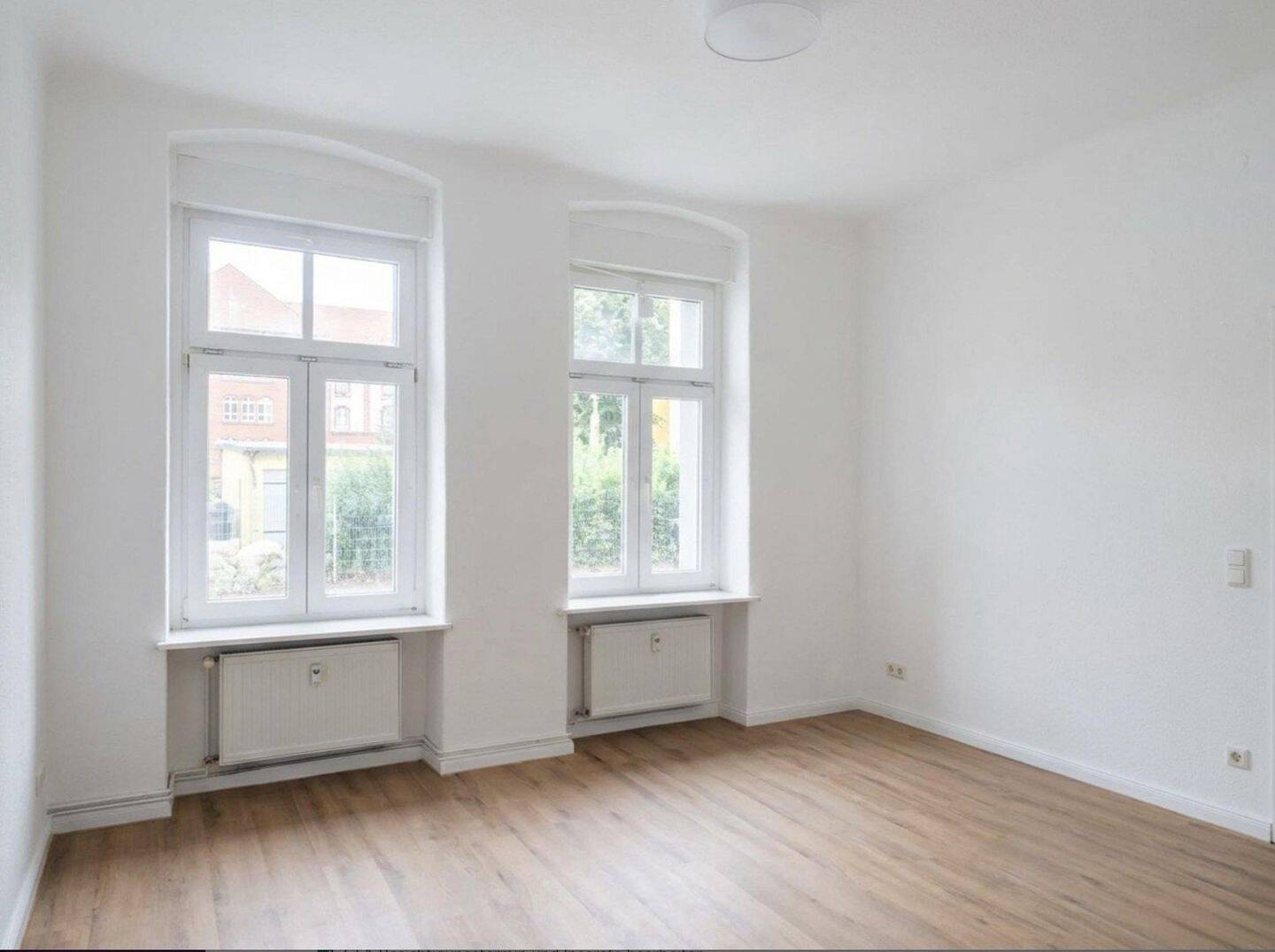 Schöne, sanierte 2- Zimmerwohnung im Erdgeschoss