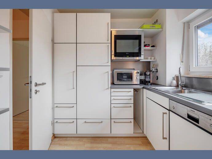Möbliert: Hochwertige 4-Zimmer Wohnung in Toplage – München – Vorschaubild 9