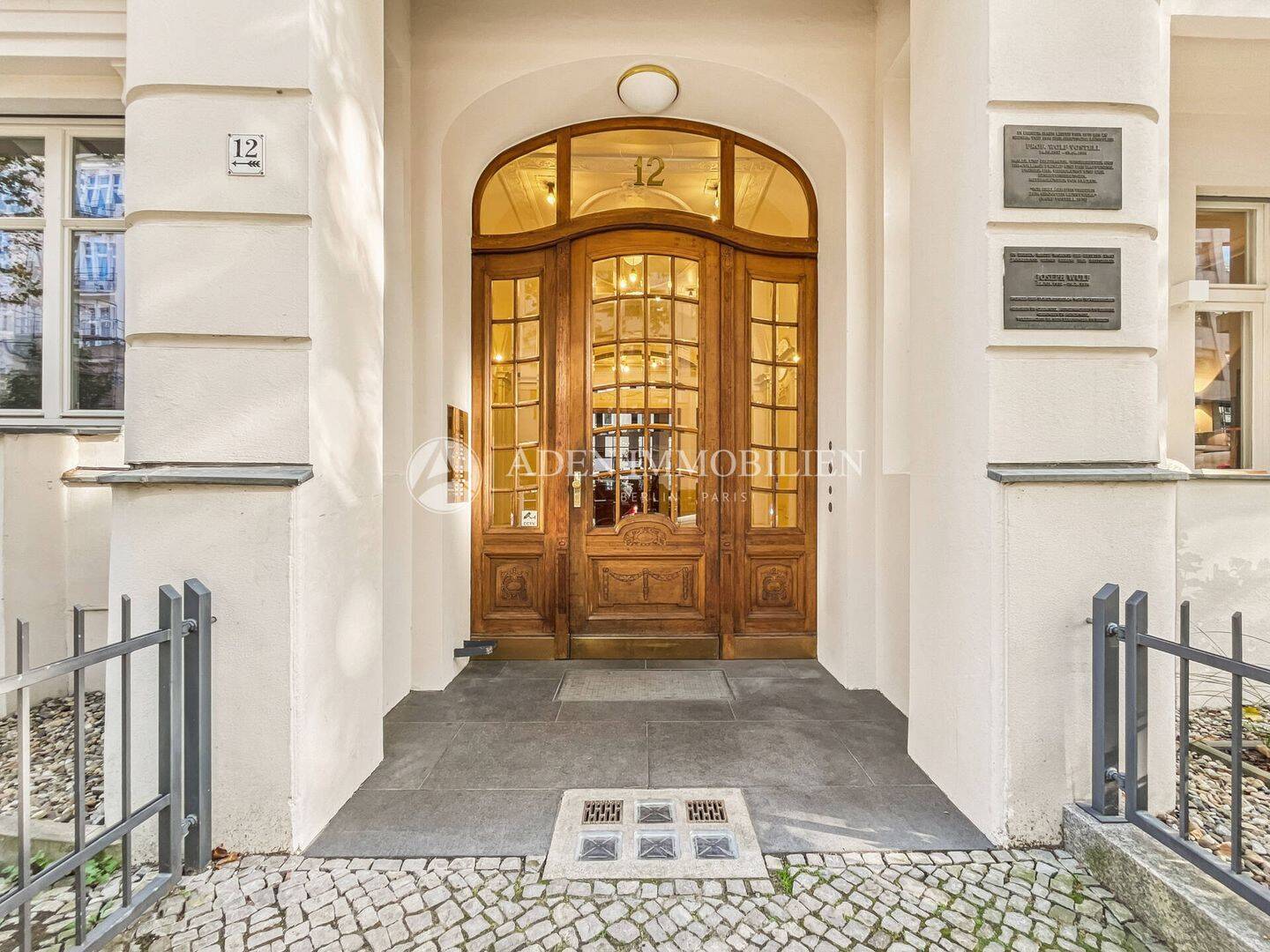 Stuck, Dielen & Flügeltüren: Altbau-Juwel in begehrter Seitenstraße am KuDamm! – Berlin – Vorschaubild 4