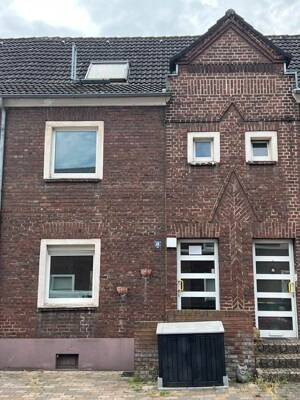 Charmantes Reihenhaus mit großem Grundstück und viel Potenzial in Duisburg-Bergheim – 47228 Duisburg – Vorschaubild 1