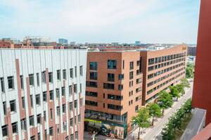 Erstbezug! Helles 3-Zimmer-Apartment mit Loggia, Gäste-WC, Gemeinschafts-Office, Fitnessstudio, uvm. – 20457 Hamburg – Vorschaubild 4