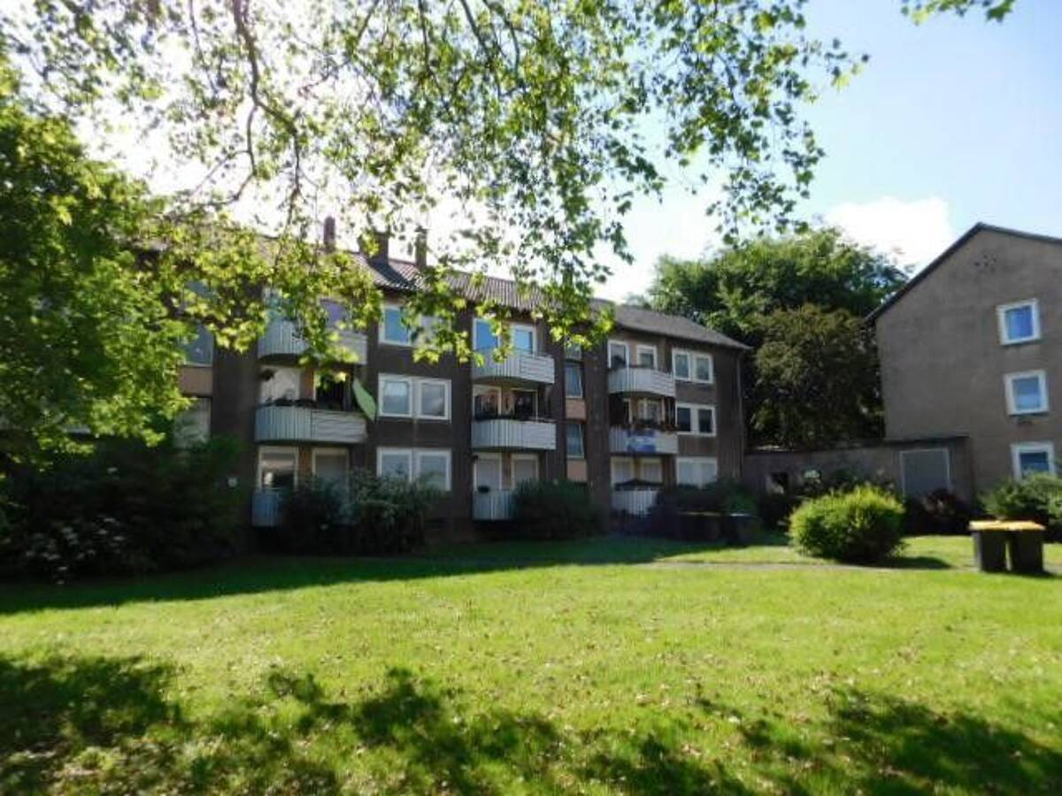 ***Schöne und renovierte 3-Zimmerwohnung mit Balkon in ruhiger Lage*** – 47229 Duisburg – Bild 1 von 9