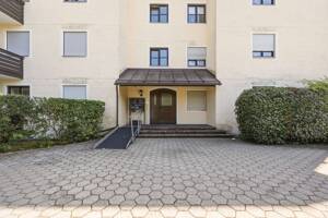 Wohnglück vor den Toren Salzburgs: 2 Zimmer mit Balkon, Keller & Tiefgarage – 83395 Freilassing – Vorschaubild 2