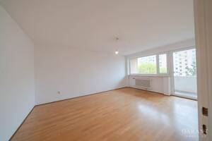 Attraktive 3 Zimmer-Wohnung mit Loggia, Aufzug & Stellplatz im Münchner Norden – 80935 München – Vorschaubild 1