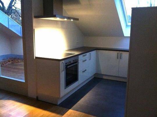 Gepflegte 3,5-Zimmer-Dachgeschosswohnung mit Loggia und EBK – Ludwigsburg – Vorschaubild 5
