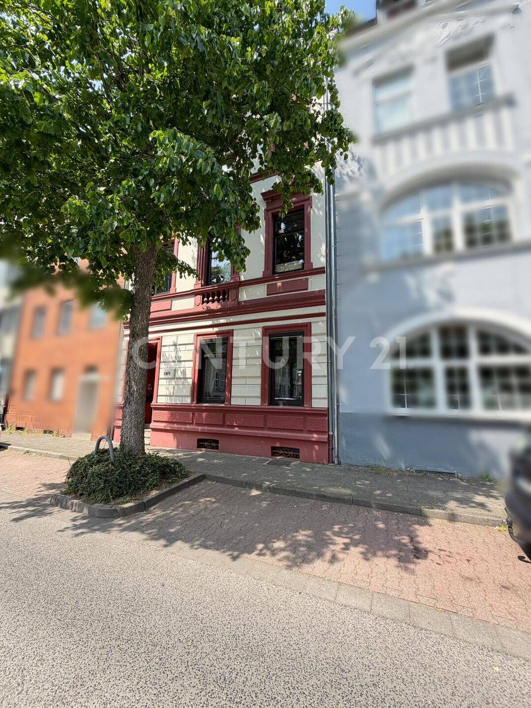 Rendite-Perle in Rheydt: Top-gepflegtes Jugendstil-MFH mit starkem Mietpotenzial! – Mönchengladbach – Vorschaubild 3